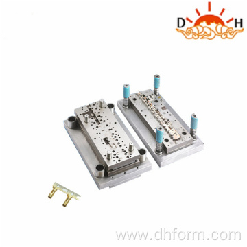 Metal stamping die for automotive connector terminal